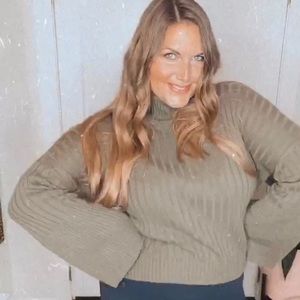 Bell sleeve crop sweater